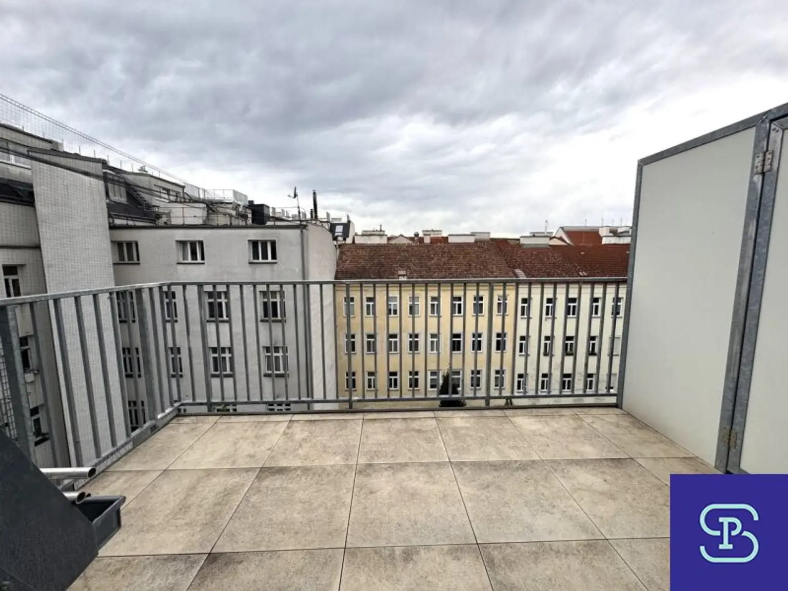 Provisionsfrei: Klimatisierte 35m² DG-Wohnung + 9m² Terrasse mit Einbauküche - 1100 Wien