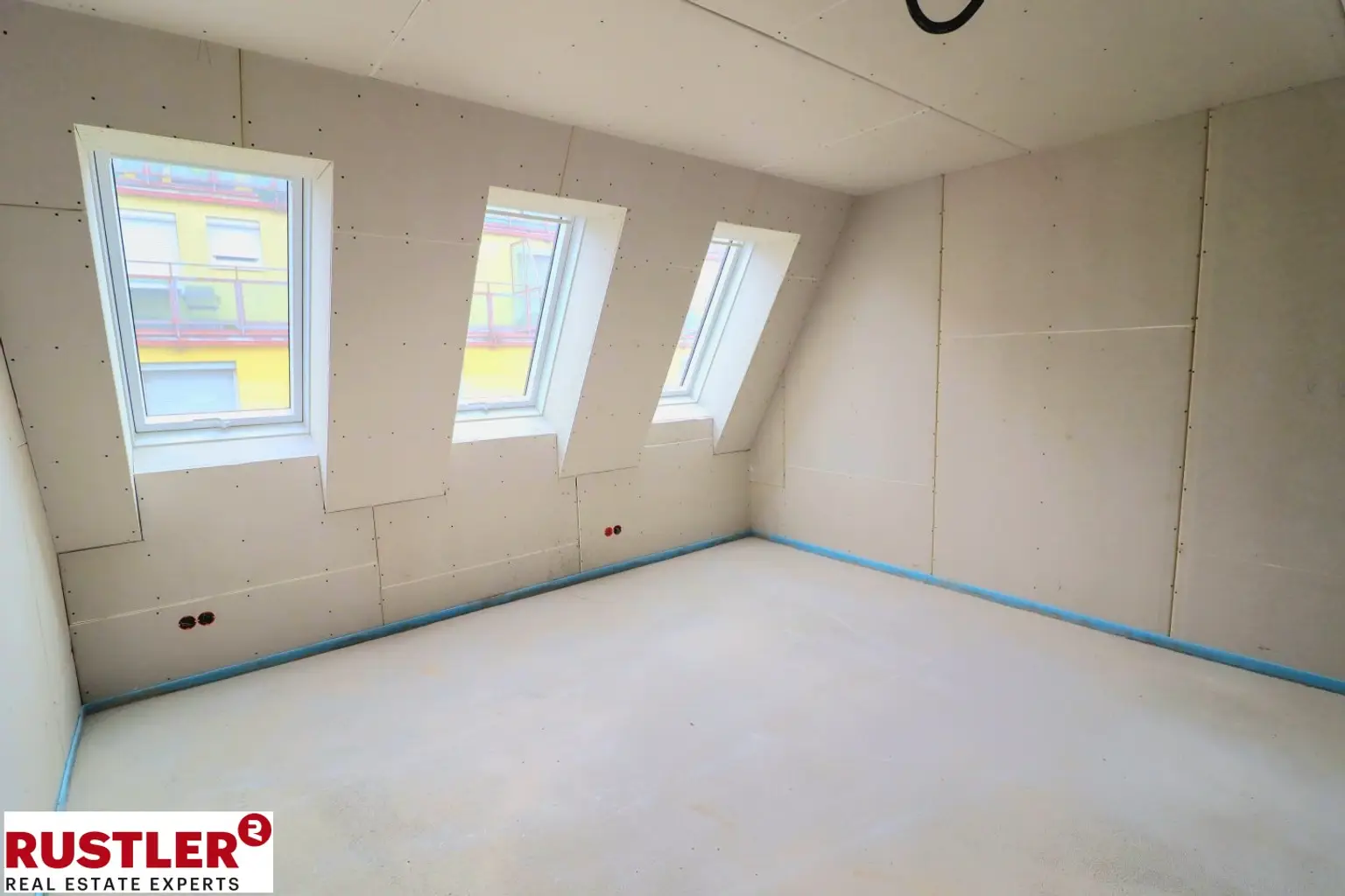 3 Zimmer - DG-Maisonette mit Terrasse - Nähe Kutschkermarkt