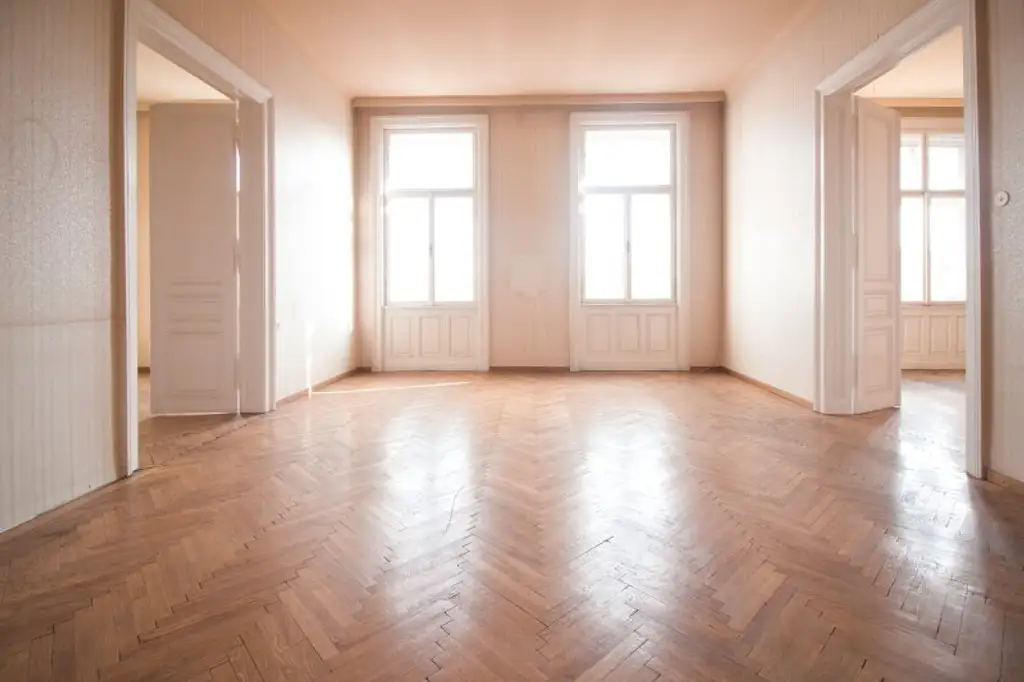 4-Zimmer Wohnung mit herrlichem Altbau-Flair | großzügig | sehr guter Grundriss | sanierungsbedürftig