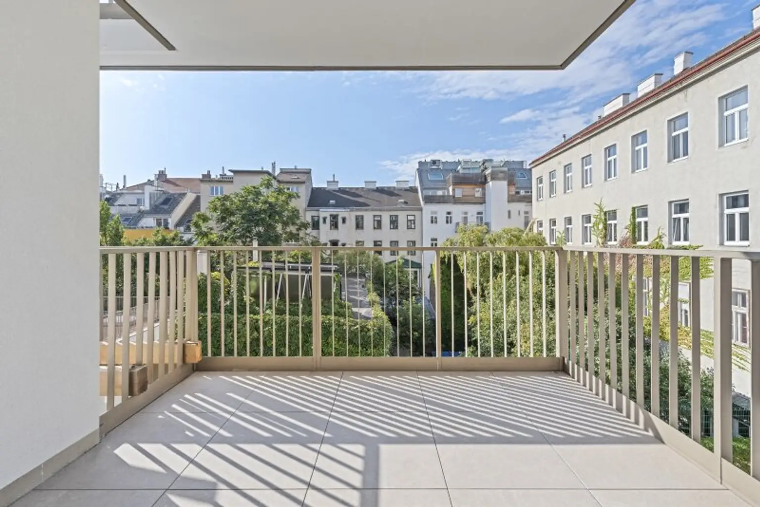 KOMPAKTE 2-ZIMMER-WOHNUNG MIT GEMÜTLICHEM BALKON - ERSTBEZUG!