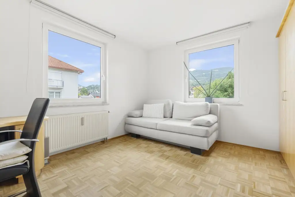 Ihr künftiger Wohntraum: Moderne, neu renovierte 3,5-Zimmer-Wohnung mit Loggia in ruhiger, zentraler Lage