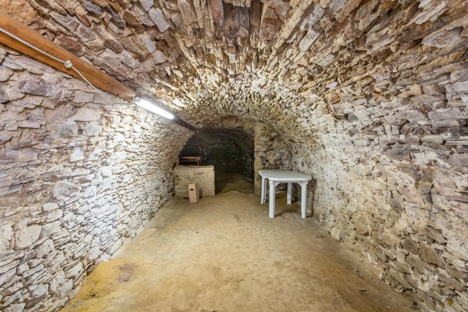 Landhaus mit Charakter - unverdorben und pur -  für Liebhaber historischer Bausubstanz!