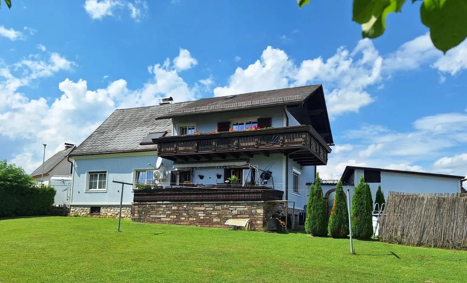 Großzügiges Ein- bis Zweifamilienhaus in toller Lage in Köflach!