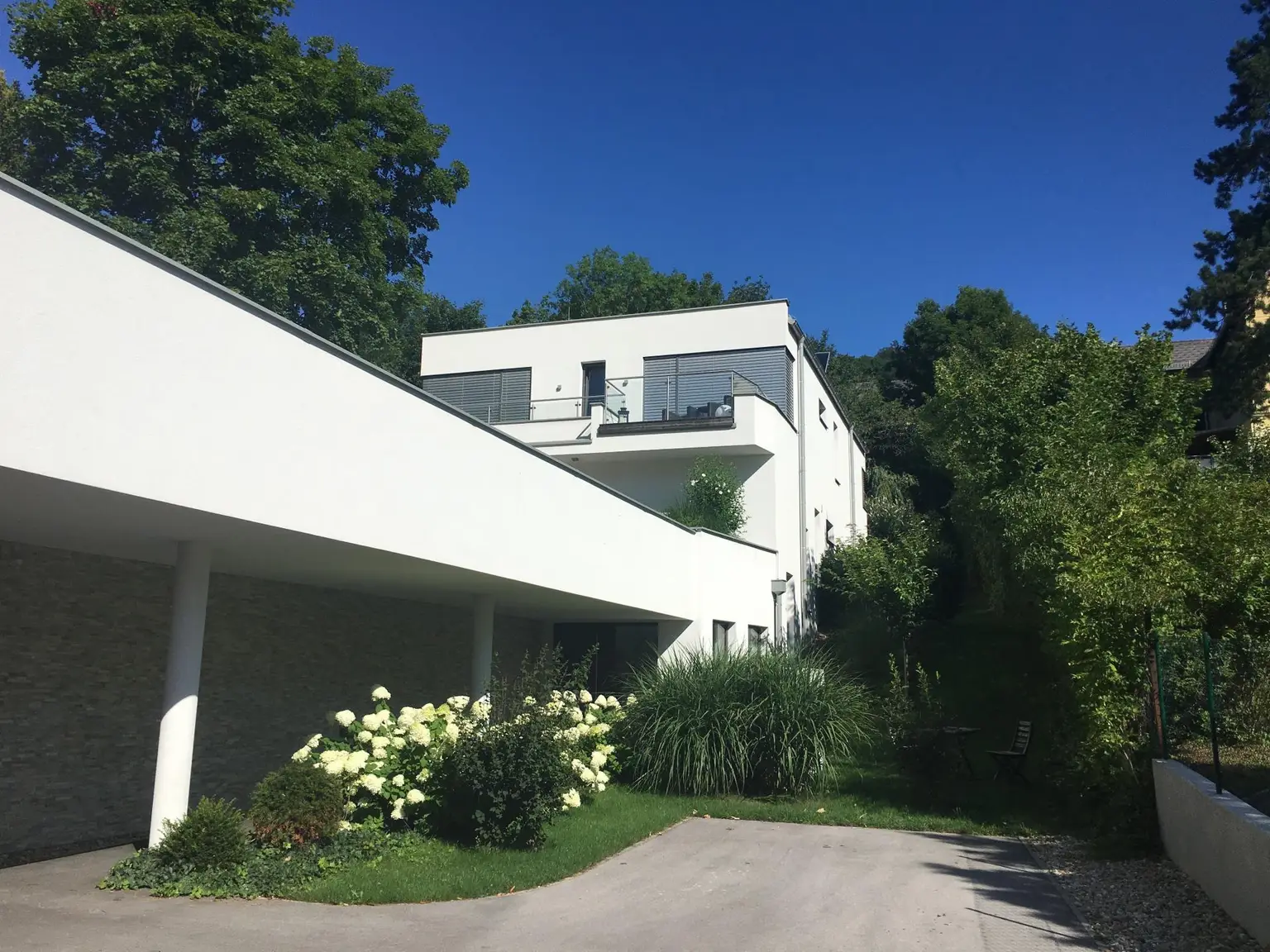 Exklusive Luxusvilla in absoluter Ruhelage mit Pool!