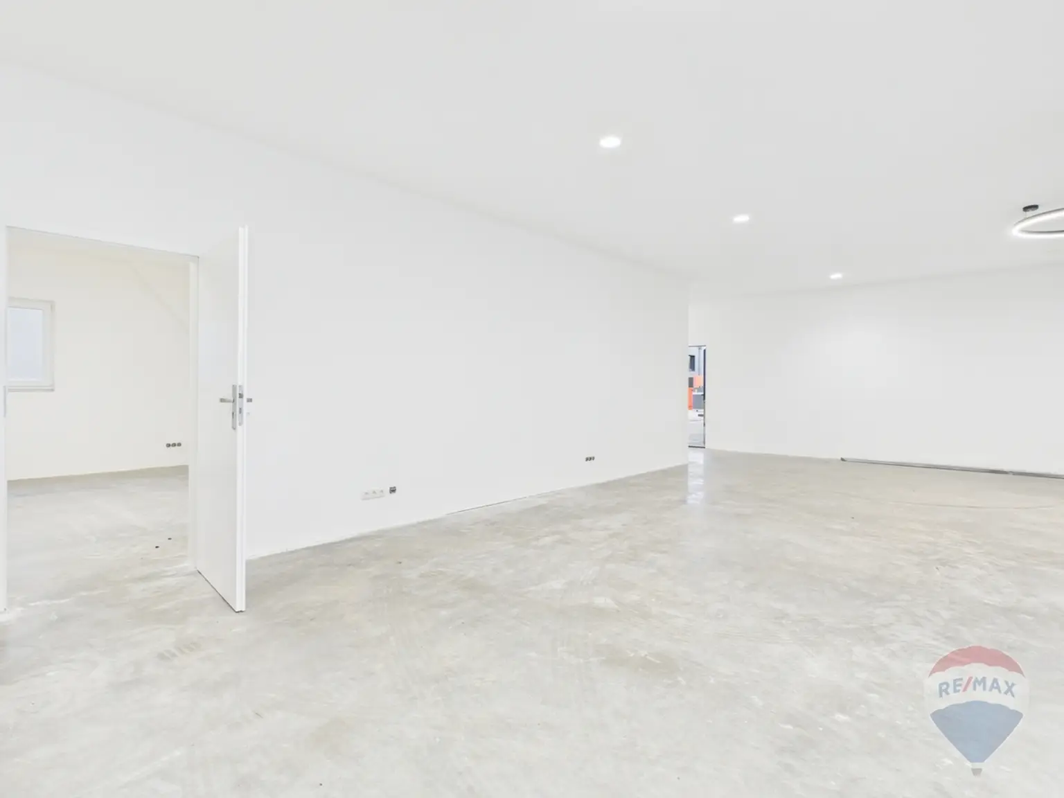 Halle / Ausstellung Blick ins Büro