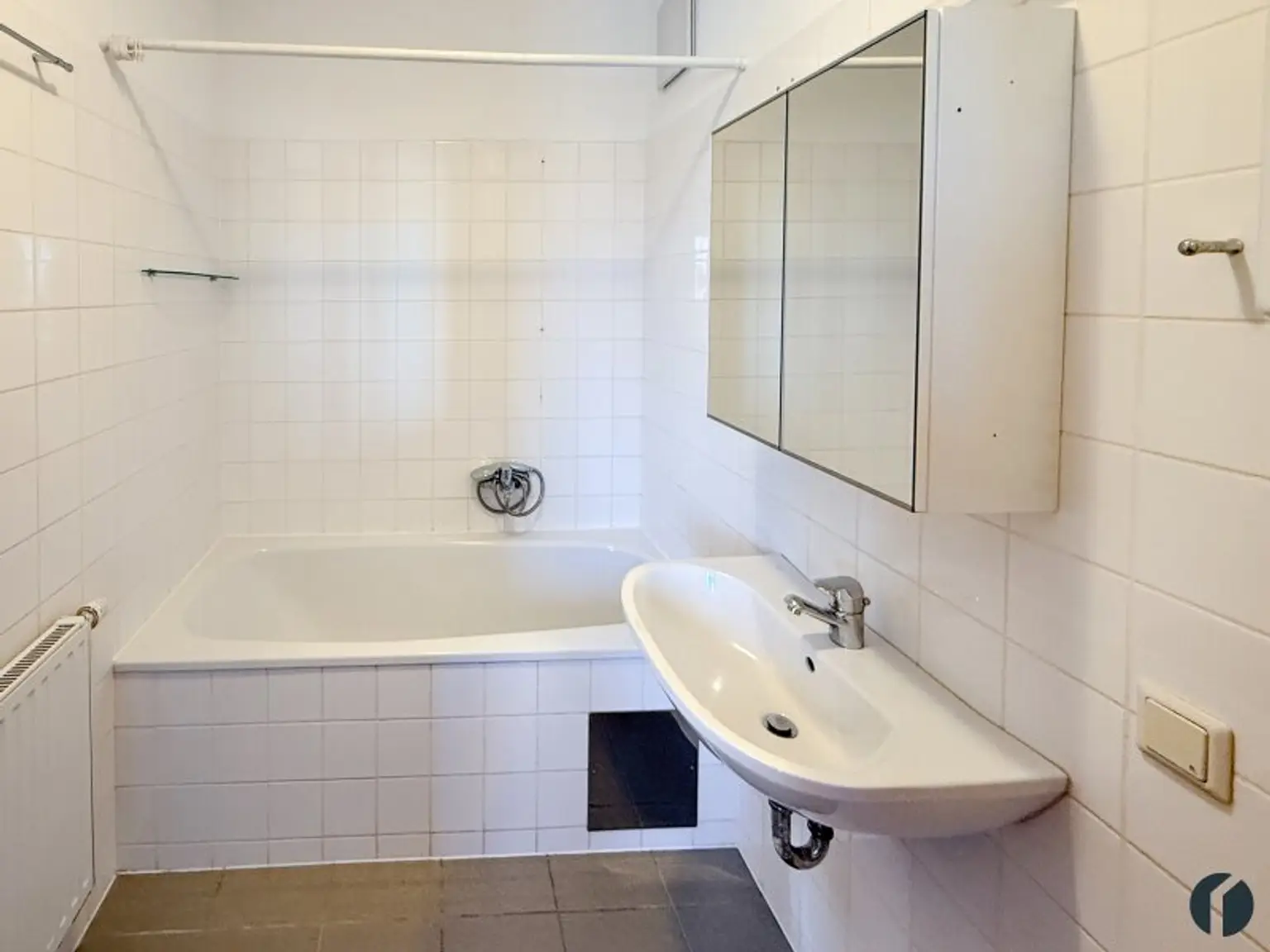 Badezimmer mit Badewanne