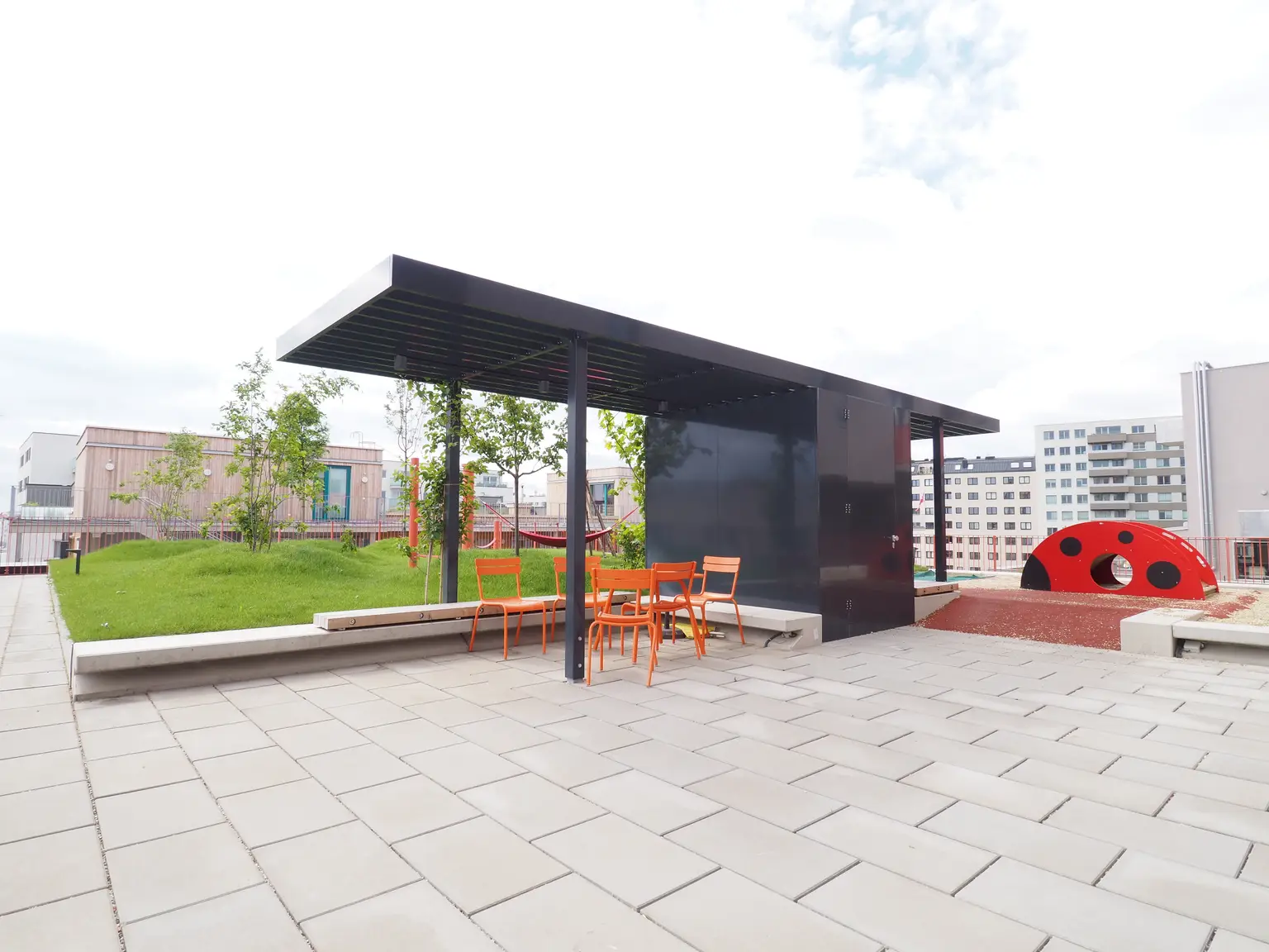 Sonnwendviertel: Wunderbare Wohnung mit drei Balkonen im MIO-HOCHHAUS