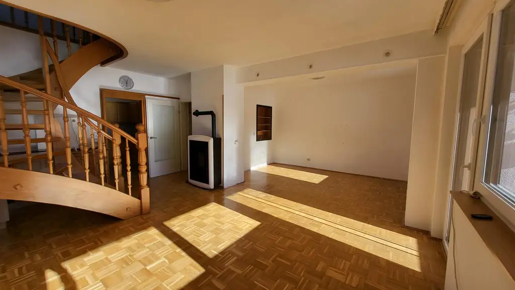 Zur Miete - eine tolle Maisonette-Wohnung mit wundervollem Ausblick in die Berge...