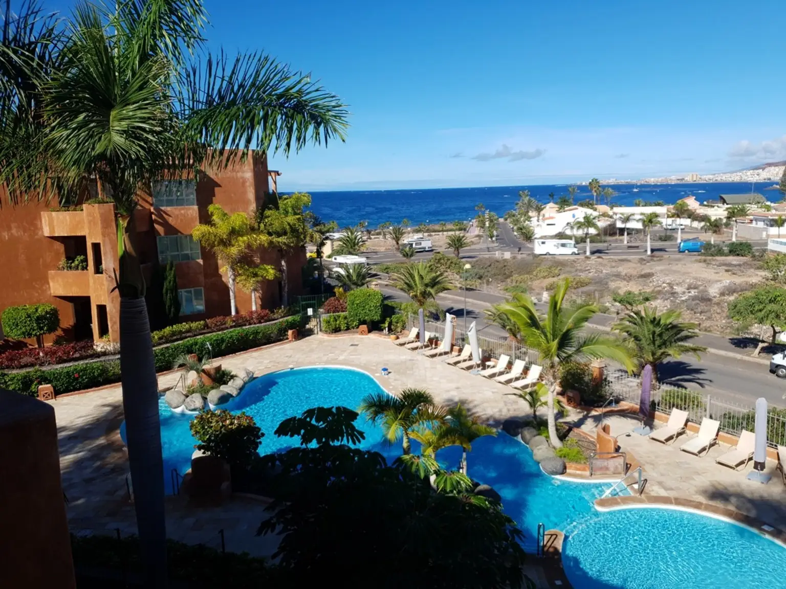 Bahía-de-los-Menceyes-Heated-Community-Pool-Tenerife-2