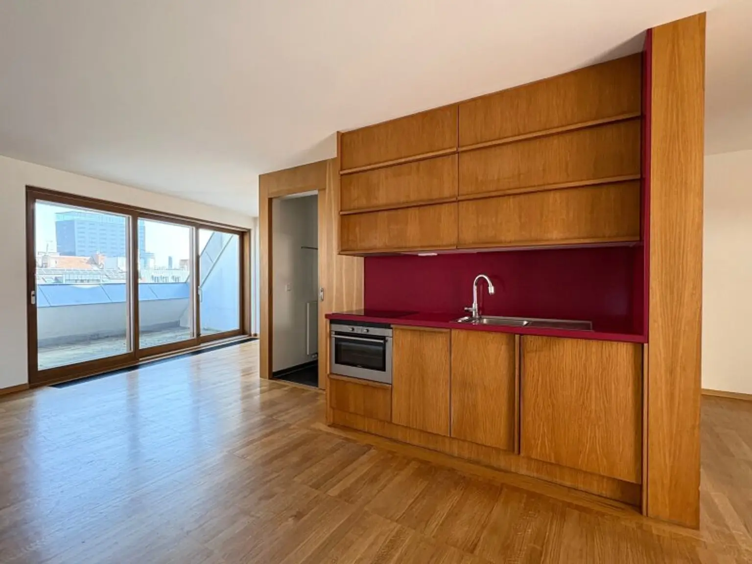 DG-WOHNUNG MIT PRIVATER TERRASSE NÄHE STEPHANSPLATZ