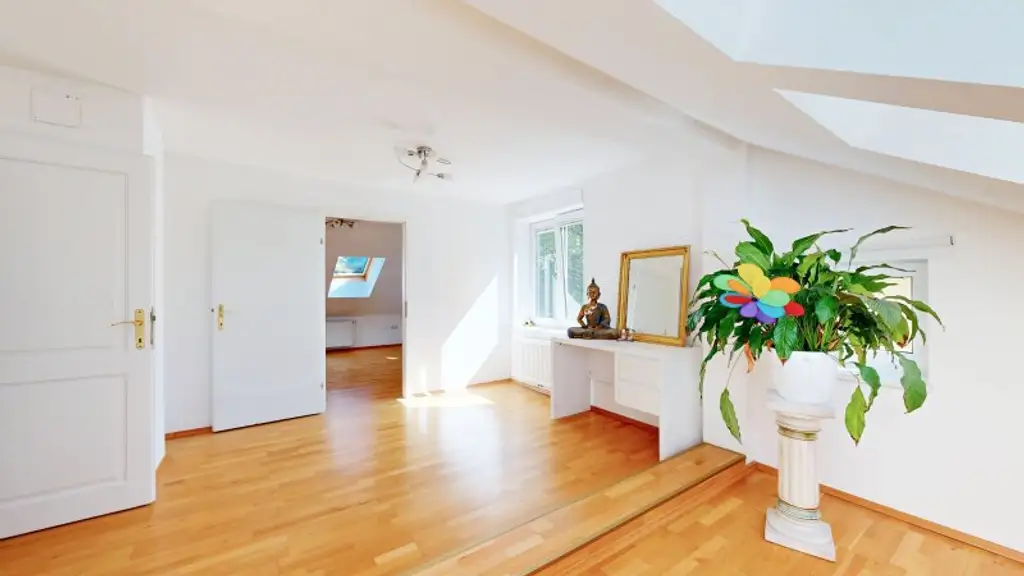 Gemütliche Dachgeschoss-Wohnung | Veranda | Grünlage | gute Verkehrsanbindung