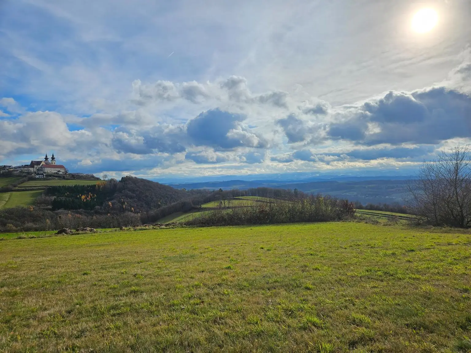 Ausblick in die Bergkulisse