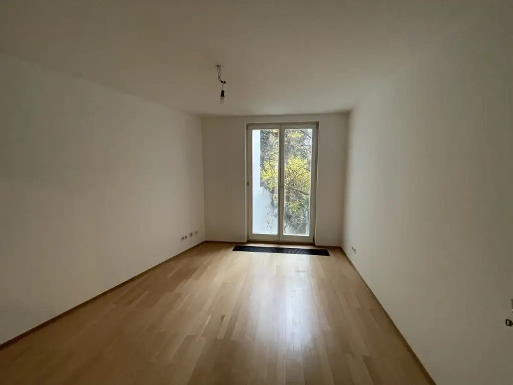 MODERNE 3-ZIMMER-WOHNUNG BEIM KARLSPLATZ - RUHELAGE!