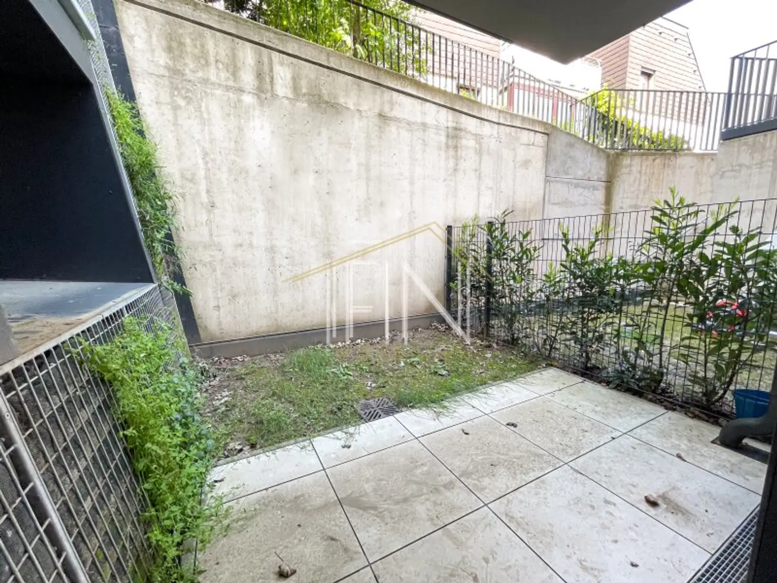 UG Terrasse mit Garten