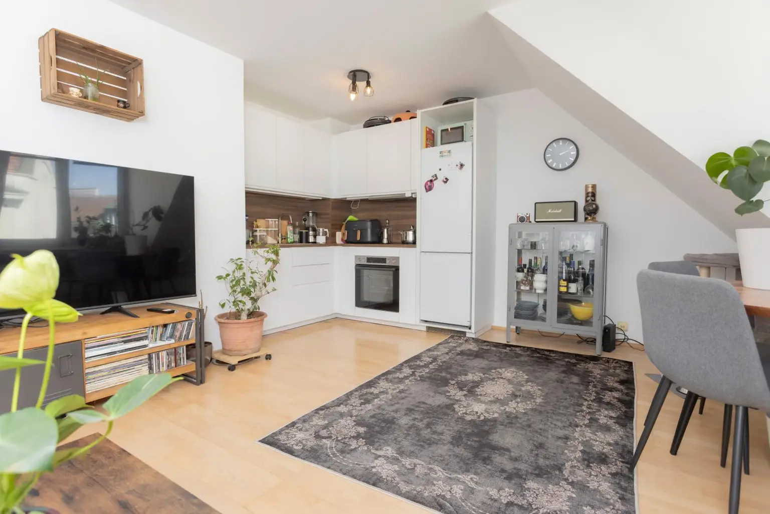 Dachgeschoß-Wohnung in U4- und Schönbrunn-Nähe