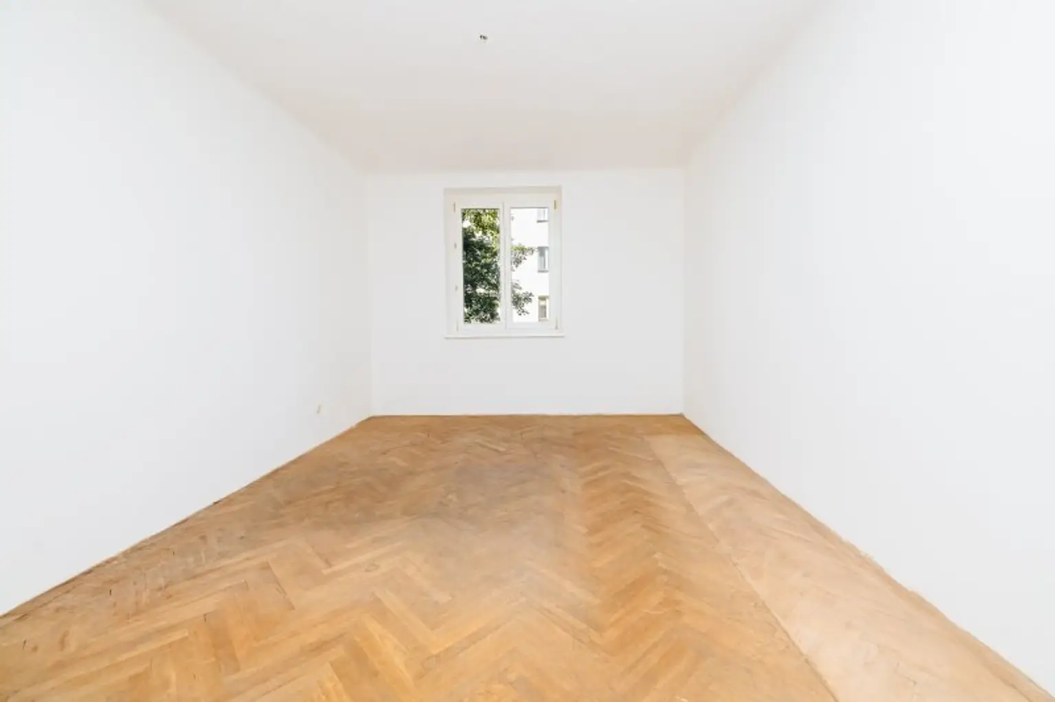 GEIDORF I ZENTRALE STADTLAGE I GRÜNBLICK I RUHIGES WOHNUMFELD I BADEZIMMER MIT DUSCHE UND FENSTER I PROJEKT WOHNEN I