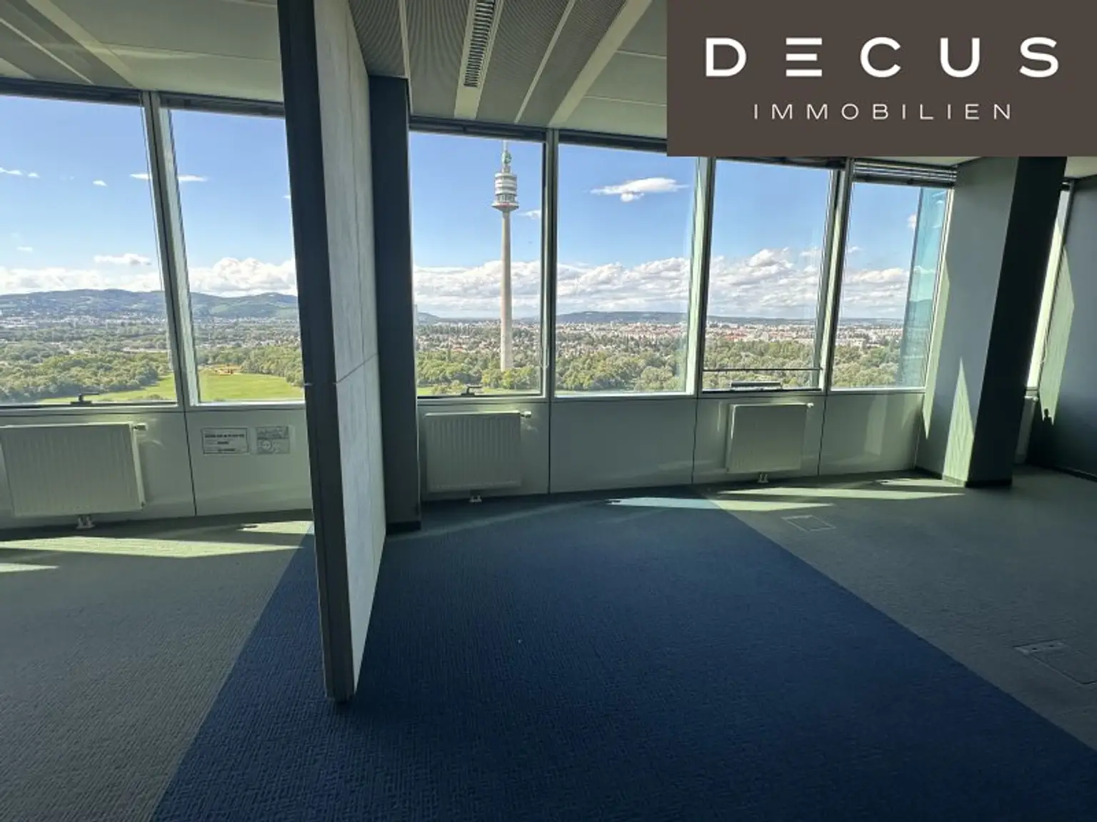 + + + BÜROS MIT AUSBLICK + + + IM SATURN TOWER + + +