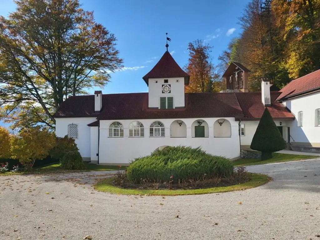 Renaissance-Schloss auf 15 ha Grund – seltene Gelegenheit für touristische Nutzung oder Family Office