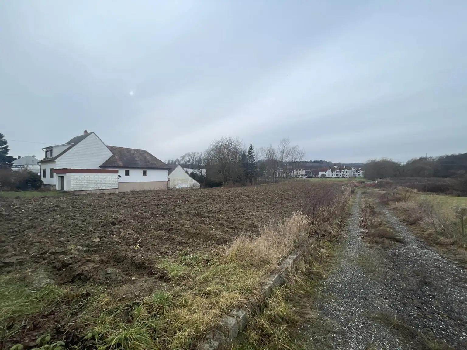 LAGE an der B57