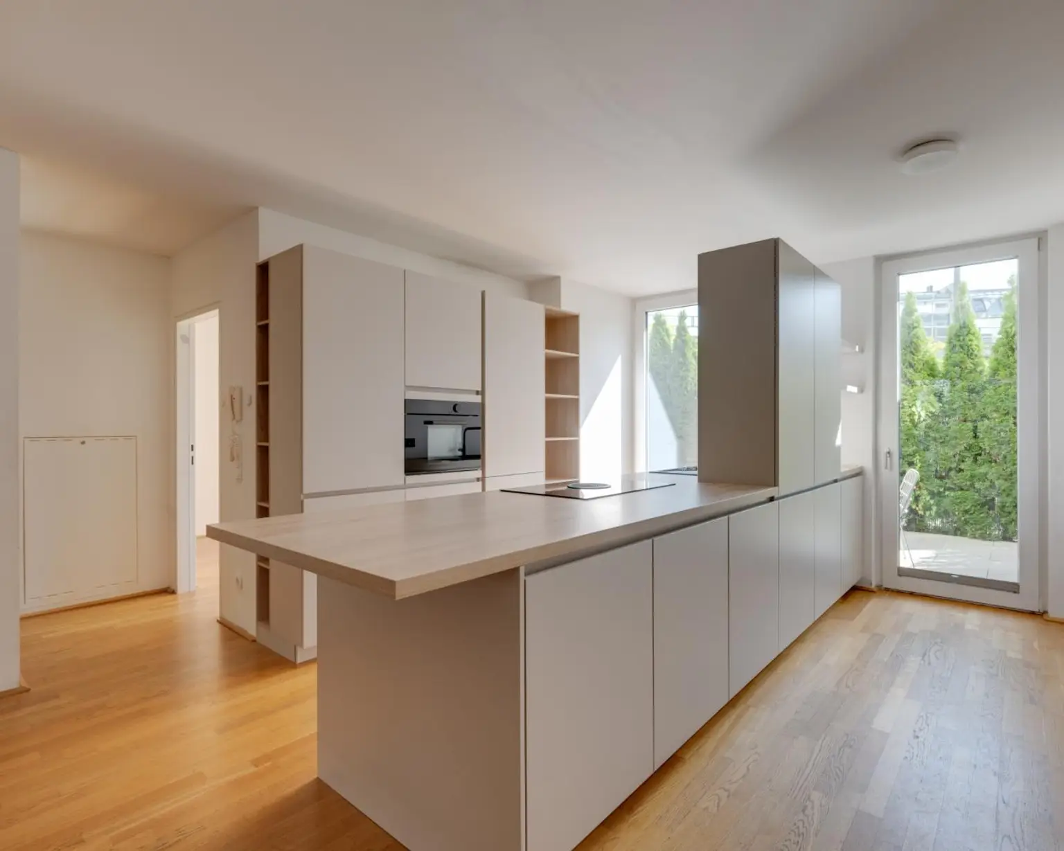 Lage & Komfort – Familienwohnung mit Gartenanteil & zwei Terrassen