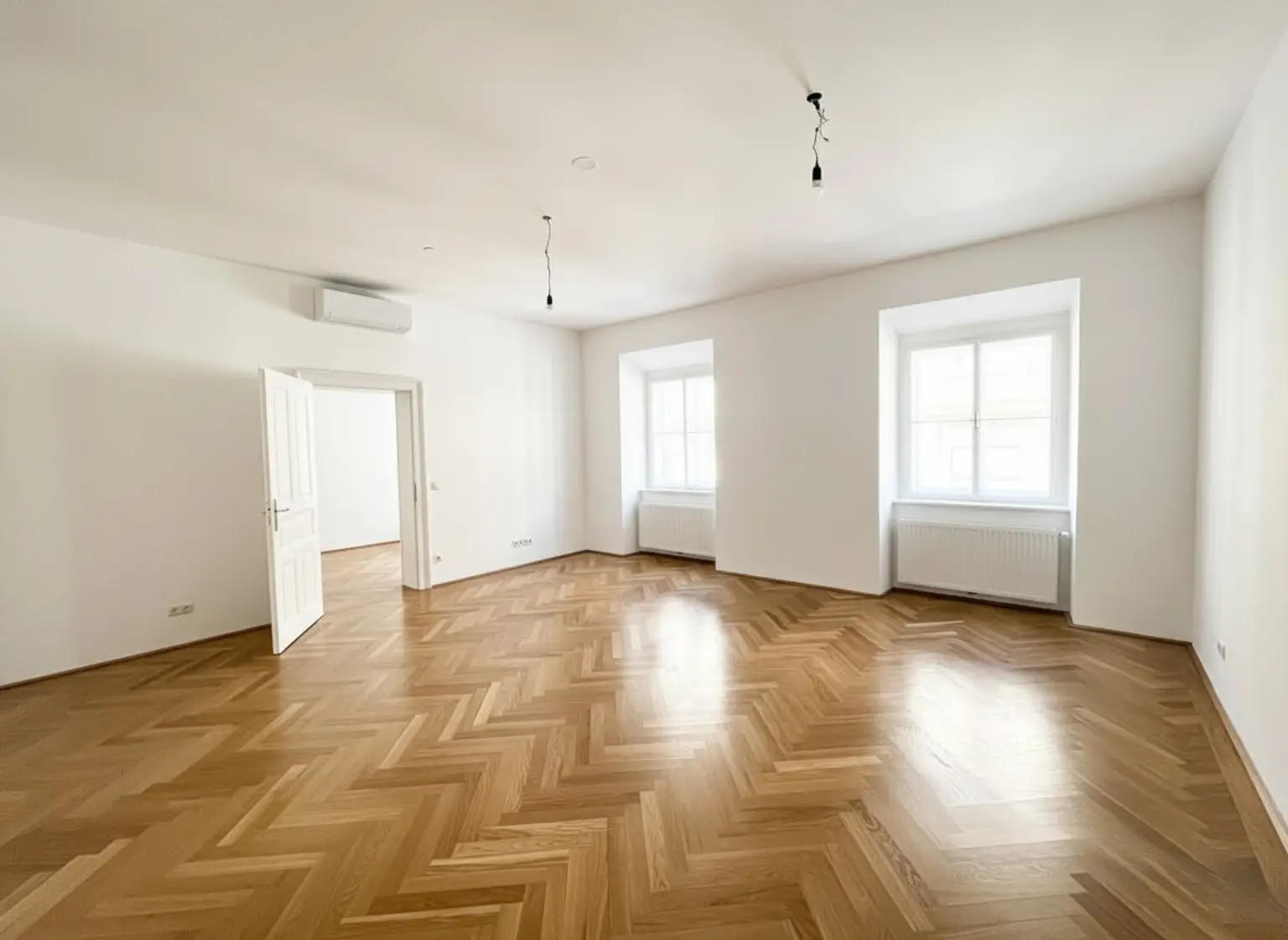 UNBEFRISTET: Klimatisierte Altbauwohnung im Stadtzentrum