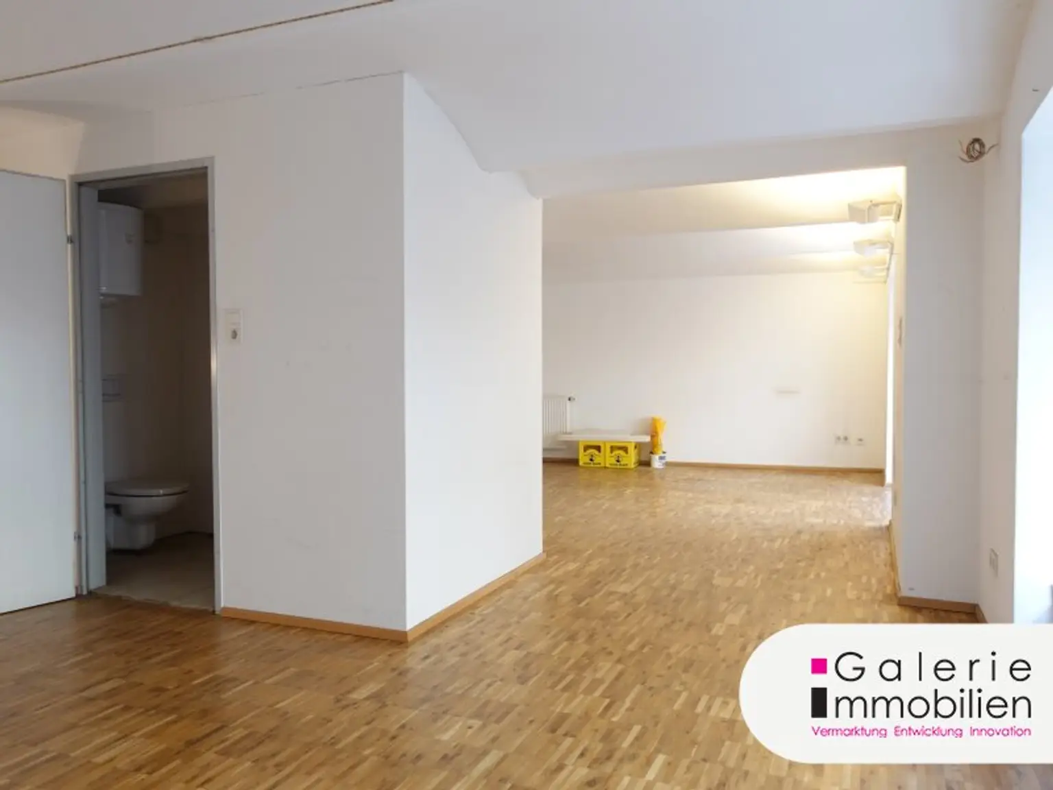 113m² Geschäftslokal/ Atelier mit Galerie an werbewirksamer Lage in Neubau !