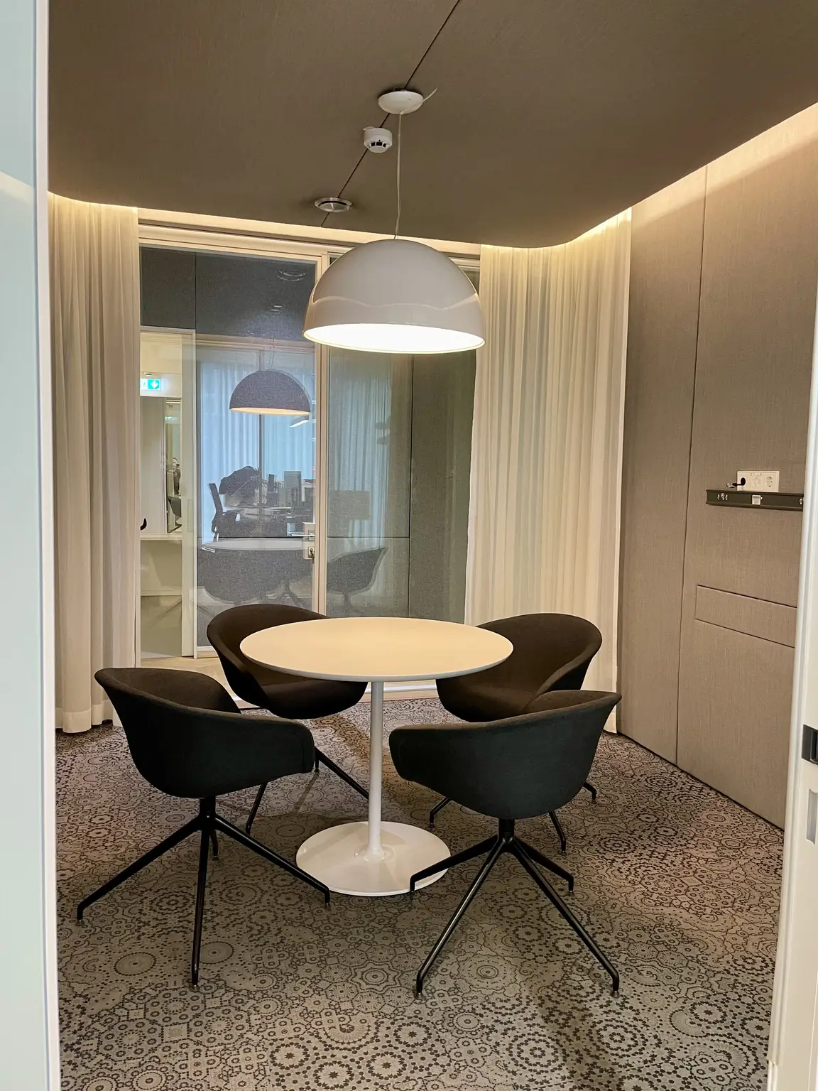 Machen Sie Ihre Arbeit sichtbar, und das direkt am Central Park Wiens!