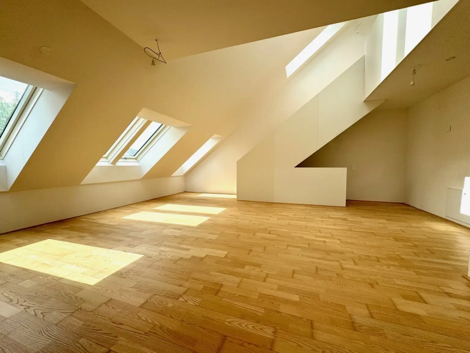 T | ++ NEU ++ FAMILIENWOHNUNG mit Galerie und FANTASTISCHER TERRASSE | Prima Service Immobilien