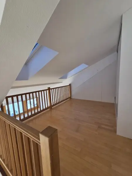Atelierartige Dachgeschoss - Loftwohnung mit Terrasse