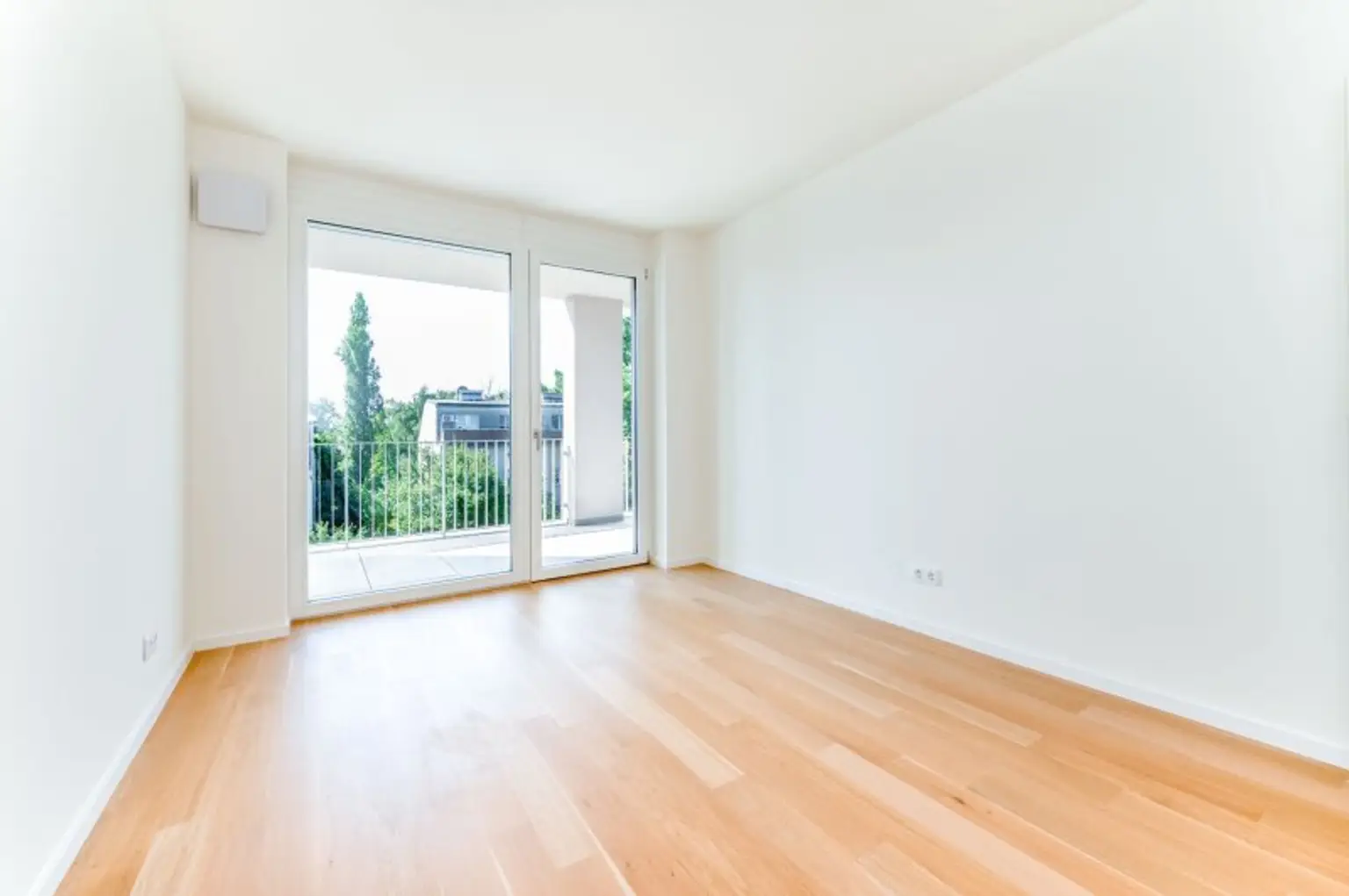 Ab Oktober! Erstbezug! Klimatisierte 2-Zimmer-Balkonwohnung inkl. Stellplatz zu vermieten!