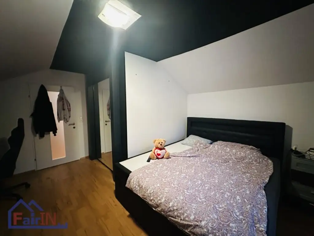 Traumhaus in Sollenau: Gepflegtes 140m² Heim mit Garten, Garage!