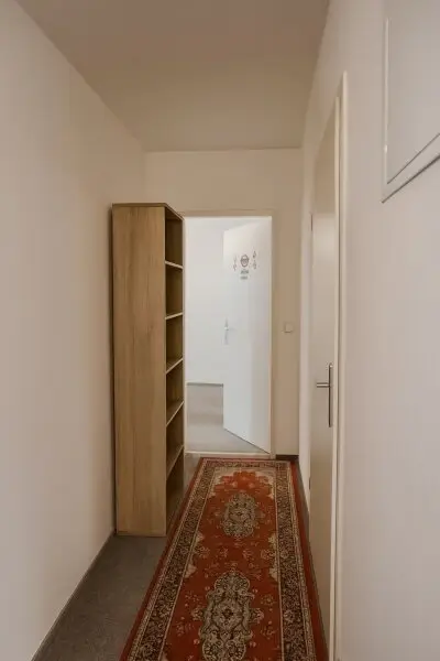 Bright 3-Room Apartment with Southeast-Facing Loggia in Prime Location – Near U1 Kagran & Donauzentrum