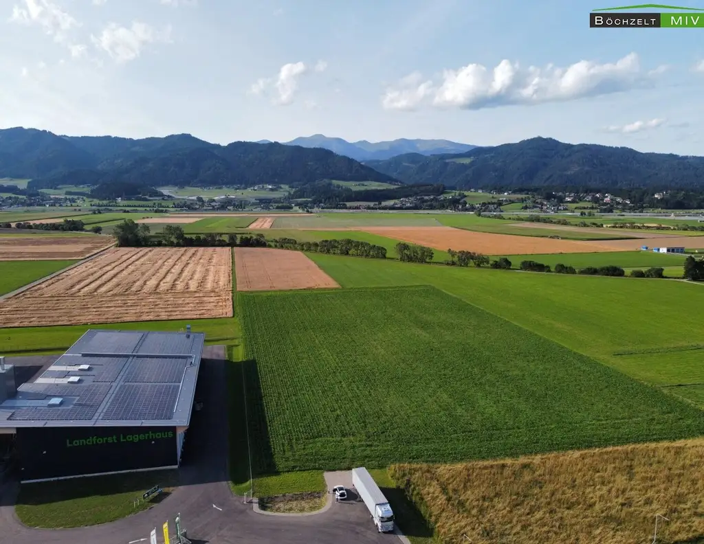 BAURECHT: Gewerbegrundstück mit knapp 32.000 m² in optimaler Verkehrslage +++ Spielberg +++