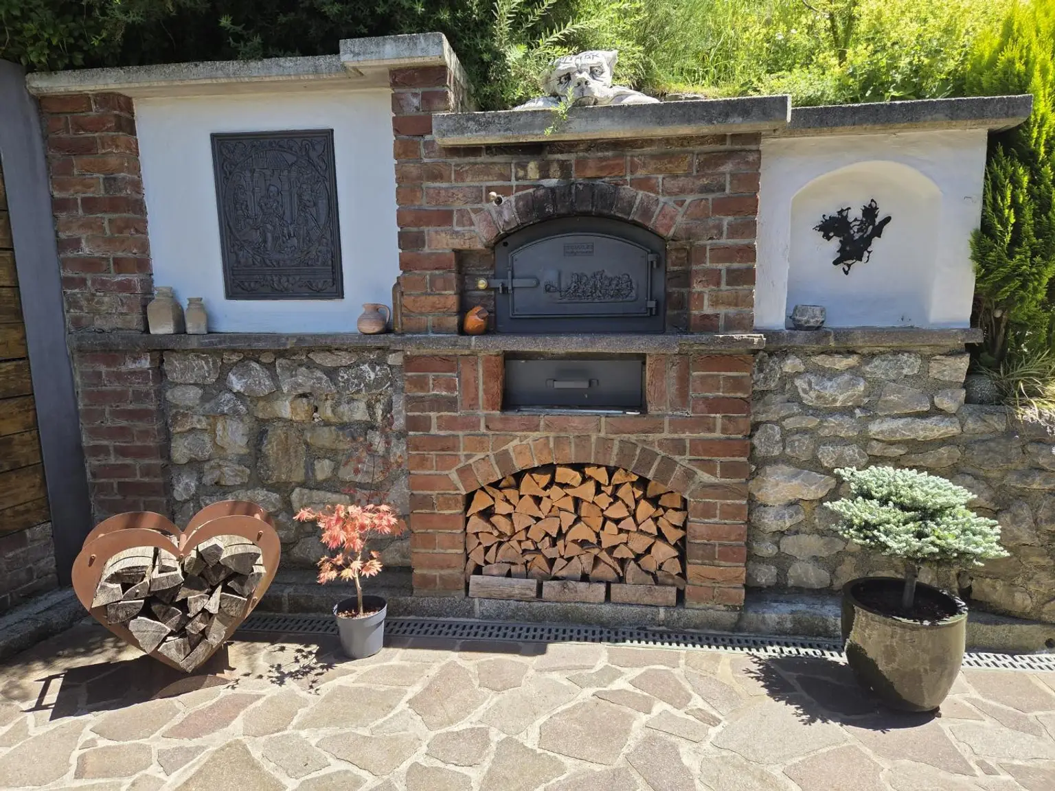 Terrasse mit Außen-Backofen