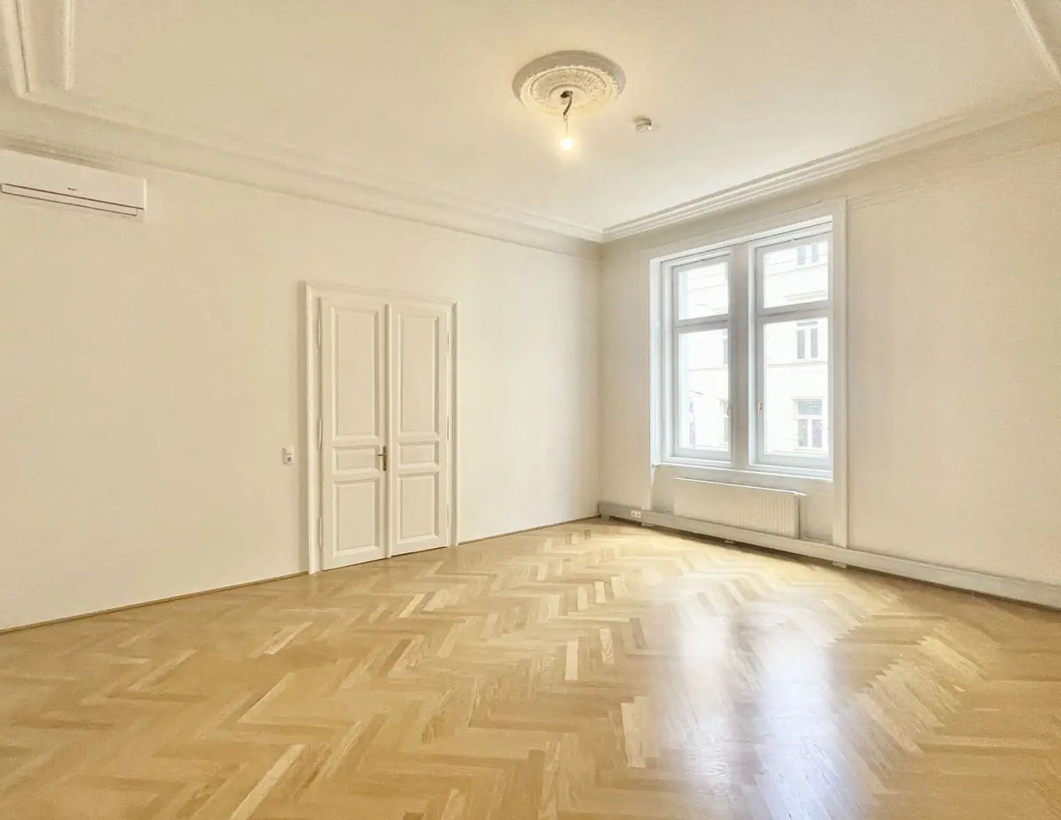 Sanierte Bürofläche in der Herrengasse zu mieten!