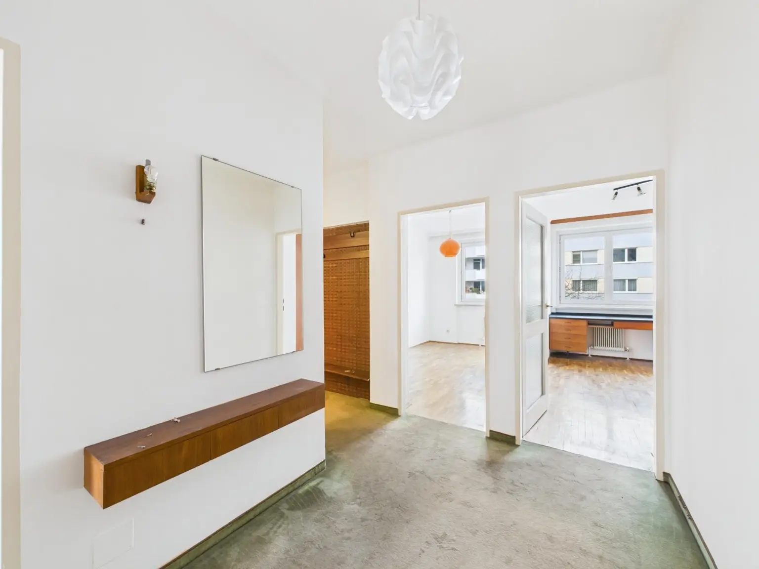 CAM04191G0-PR0074-STILL001