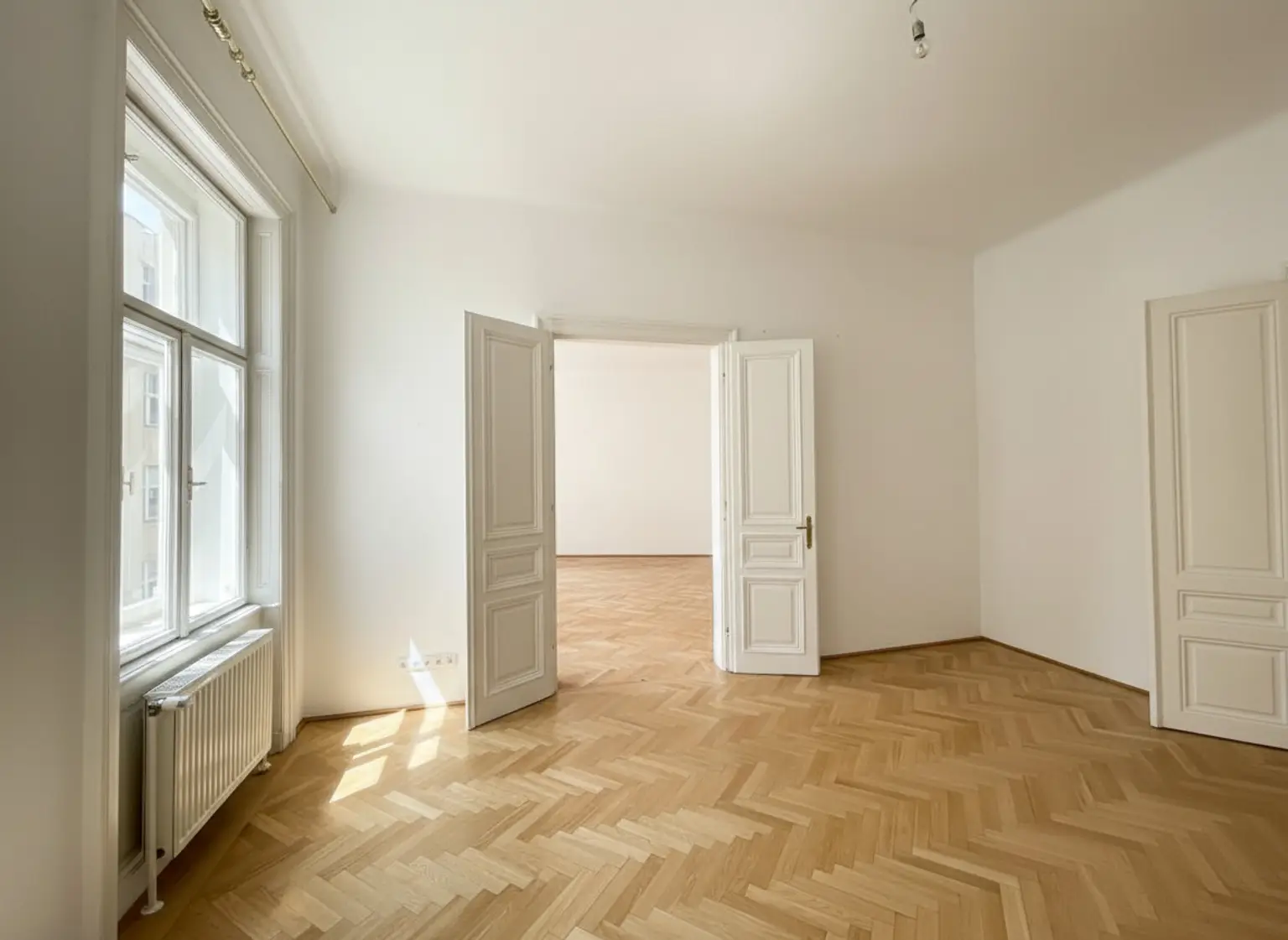 Top-Lage beim Stephansplatz: Ansprechende, charmante Altbauwohnung im stilvollen Haus