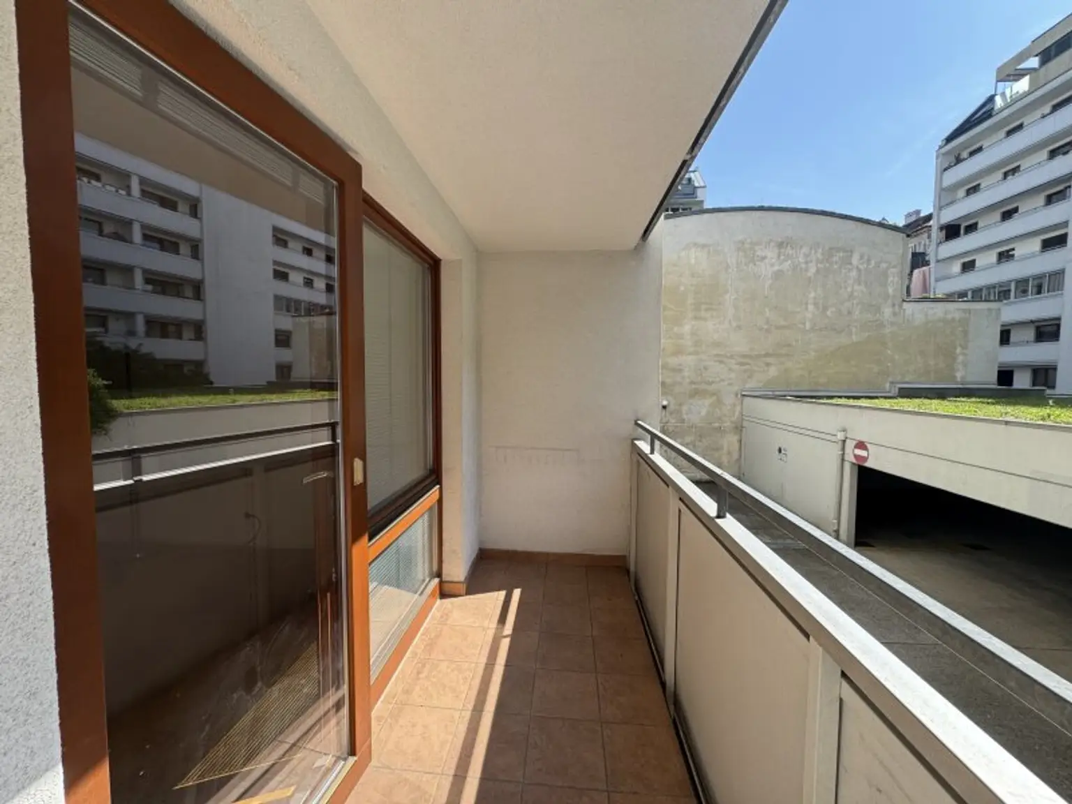 *Sanierungsbedürftiger Singlehit in Ruhelage mit Loggia bei U6 Dresdner Straße* Ab sofort verfügbar*