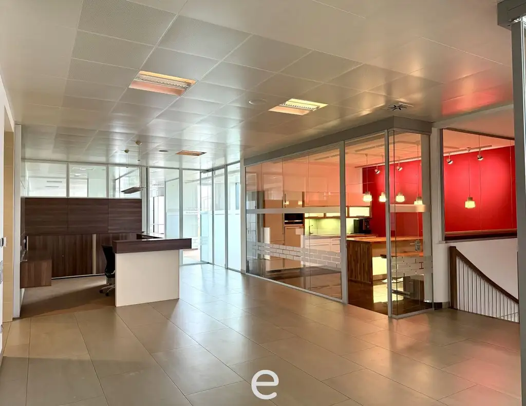 Hochwertiges Büro im 1.OG in TOP Frequenzlage direkt an der Autobahnabfahrt Vorchdorf!