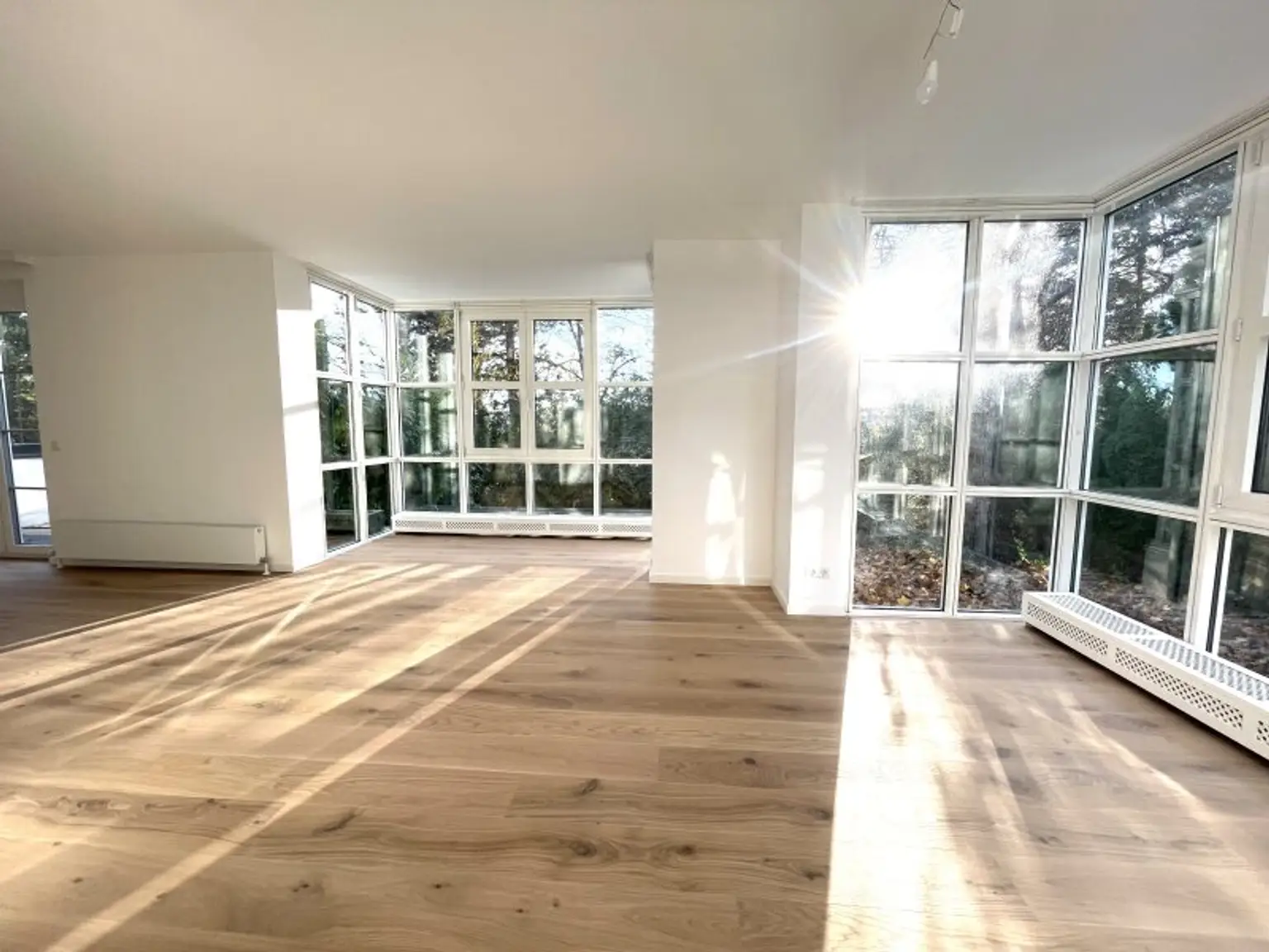 Prestige Living in Sievering: Großzügige Gartenwohnung mit Stil