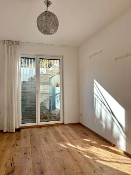 LUXUS-KLEINGARTENHAUS IM ALLEINEIGENTUM MIT WUNDERSCHÖNEM BLICK AM HACKENBERG