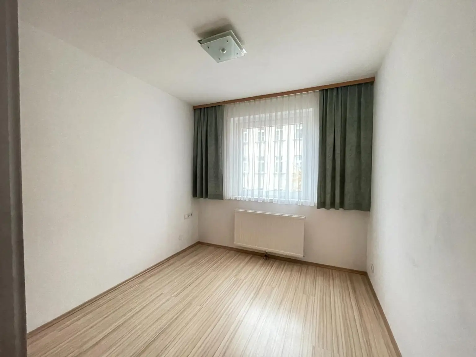 3-Zimmer-Loggia-Wohnung in U1-Nähe