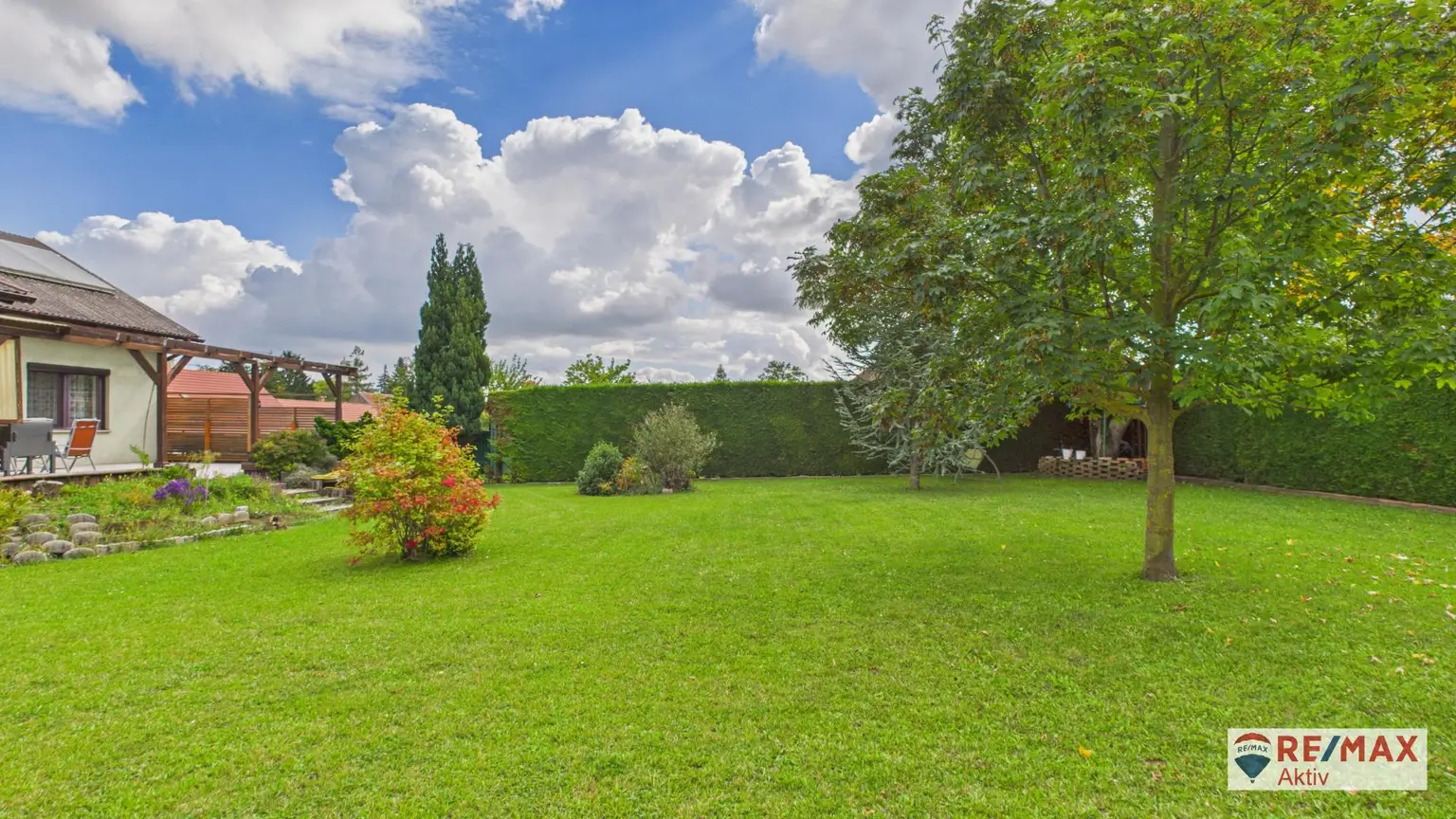 Familienfreundliches Wohnhaus mit großzügigem Garten
