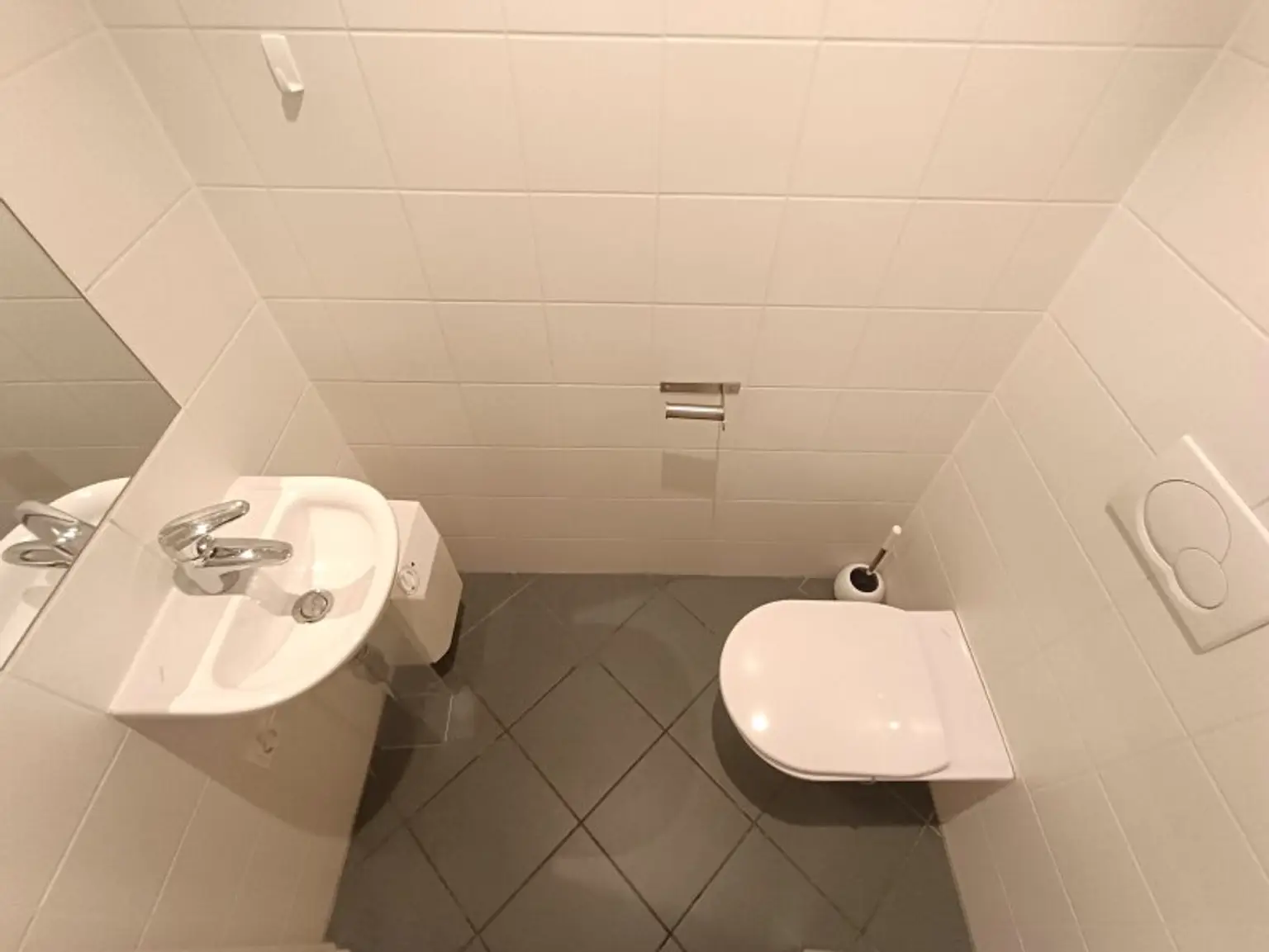 Büro oder Praxis in Bestlage gesucht? Großzügige 193 m² im 1. Bezirk! Jahrhundertwendehaus mit Fernwärme & Lift, Nähe U2 Schottenring!