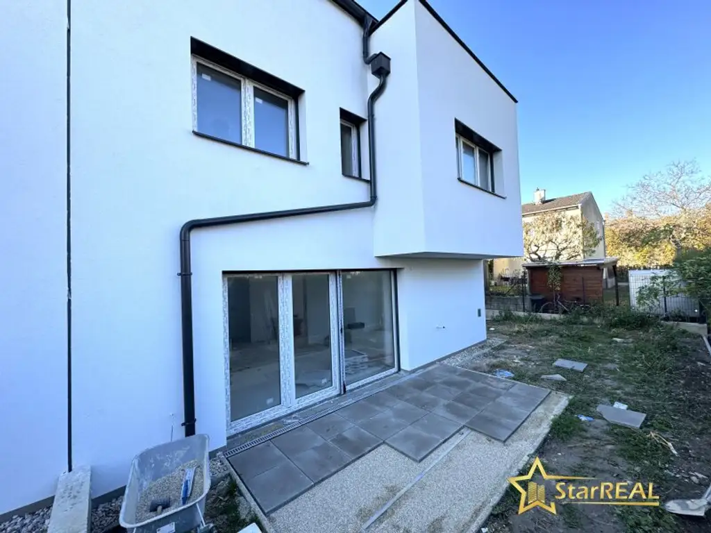 TOP DEAL! SCHLÜSSELFERTIGES EINZELHAUS! 5 ZIMMER/ 3 BADEZIMMER/ 3 TOILETTEN. INKLUSIVE STELLPLATZ.