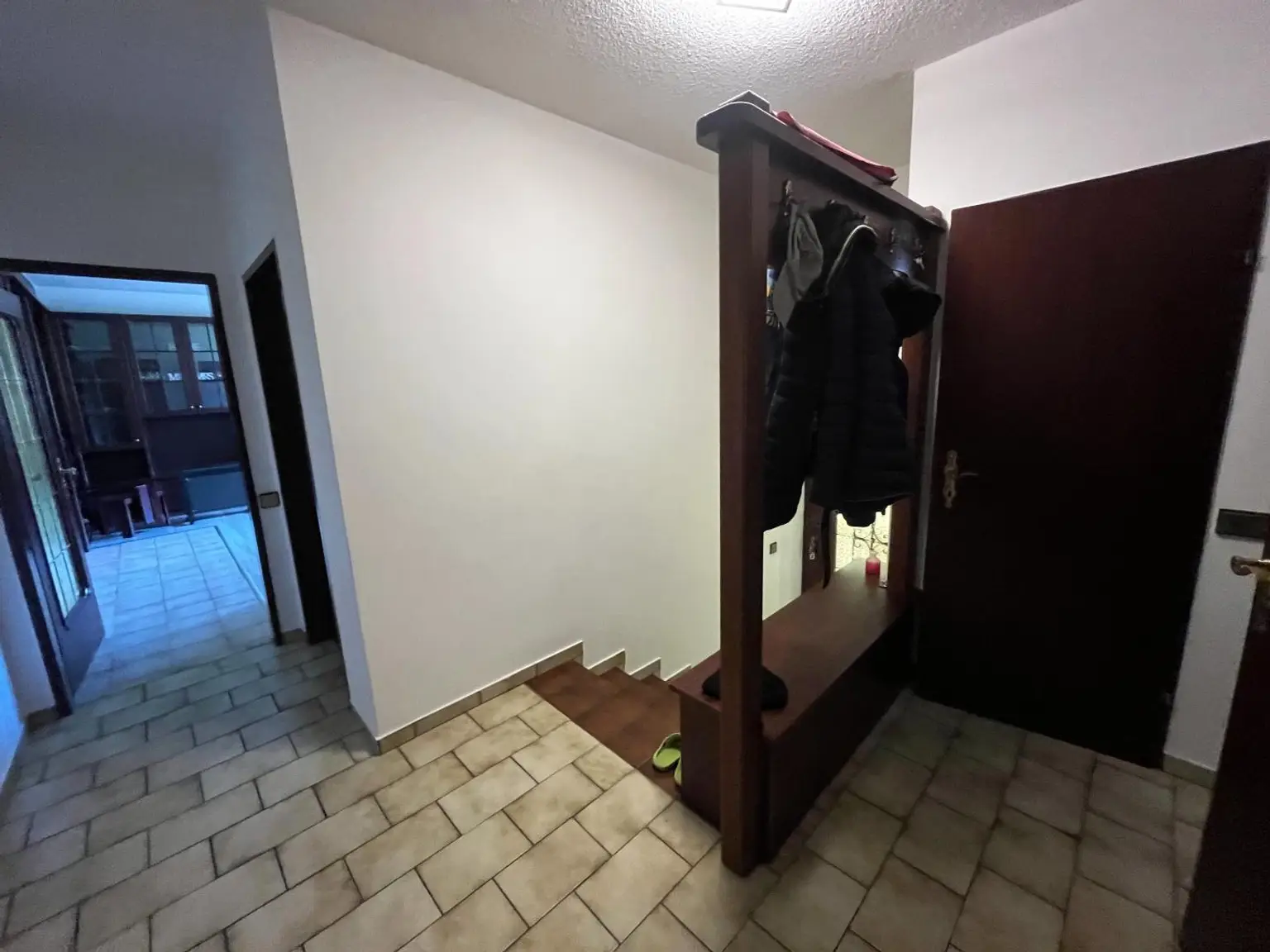 Familienfreundliches Ein- oder Zweifamilienwohnhaus mit 2 Wohneinheiten!