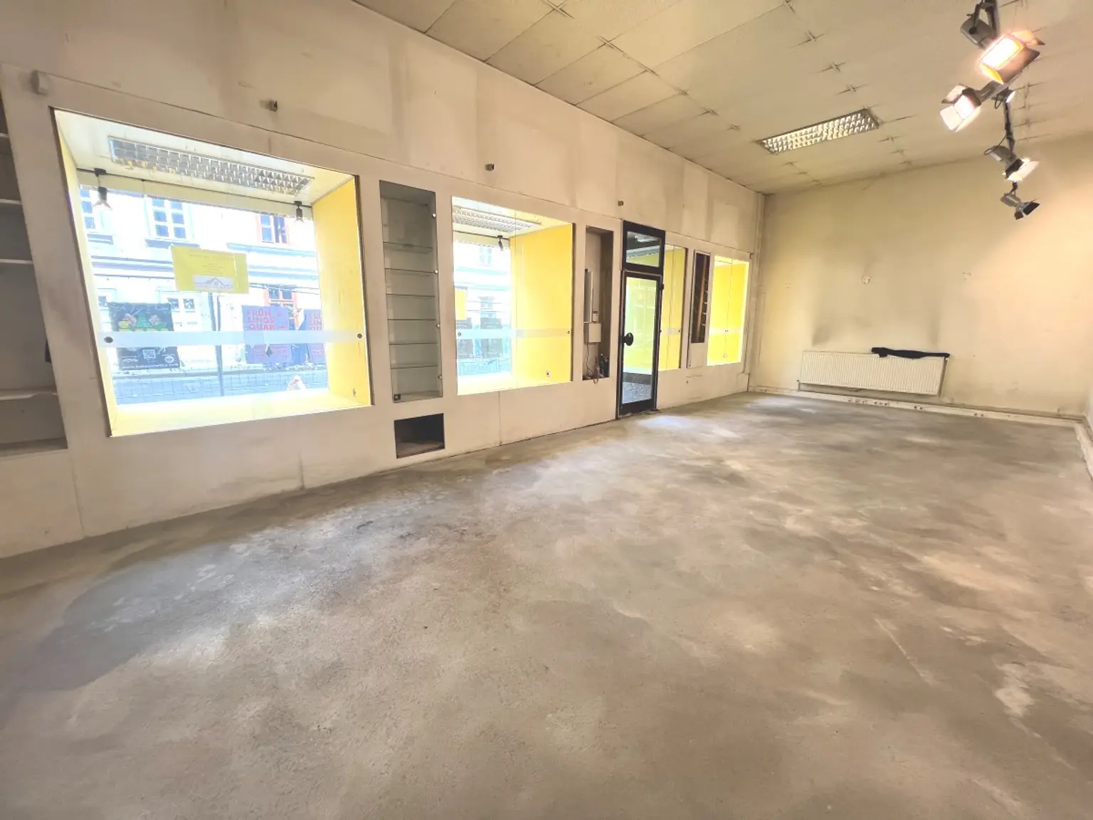 4z | LOKAL mit Auslagefront – Sichtbarkeit garantiert - 1070 WIEN | Prima Service Immobilien