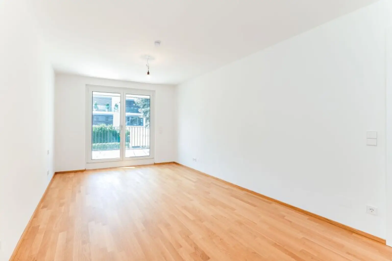 Erstbezug! Großzügige 3-Zimmer-Wohnung mit 2 Terrassen inkl. Stellplatz zu vermieten!