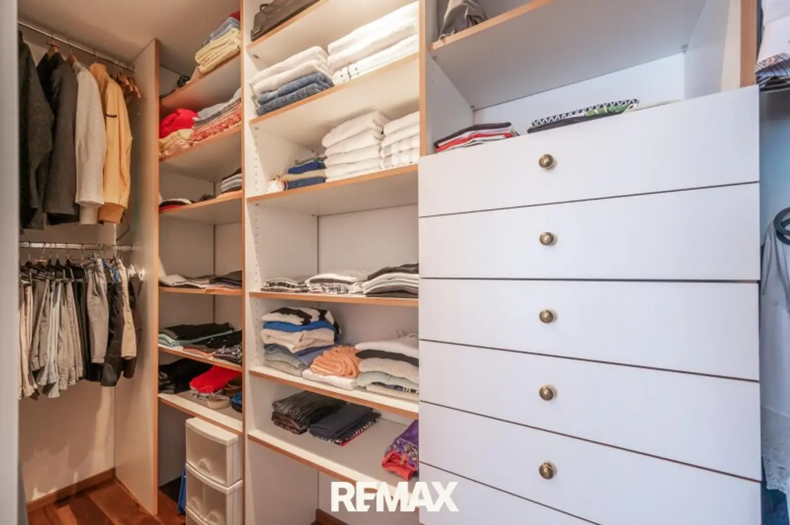 begehbare Gardarobe zum Schlafzimmer