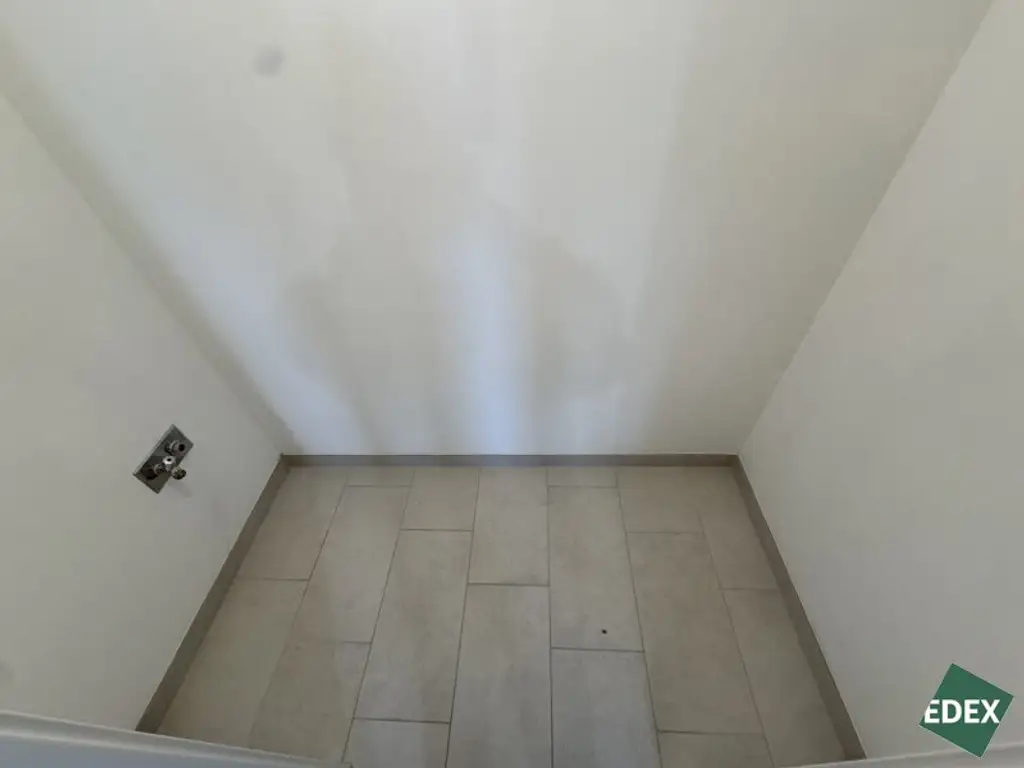 2-Zimmer-Wohnung mit Balkon direkt bei der U3 - perfekt für Singles oder Paare